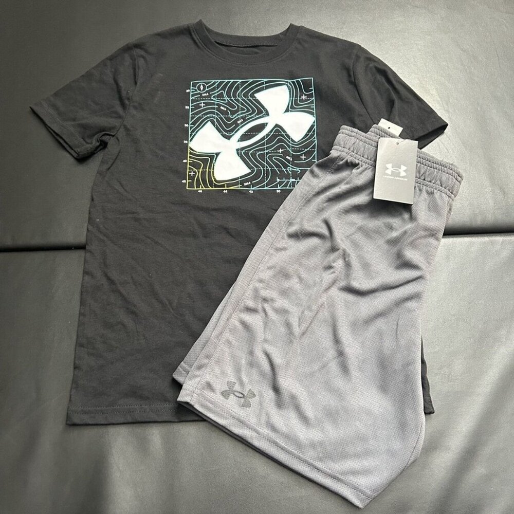 NWT Under Armour Athletic Set Boys Youth Size Small